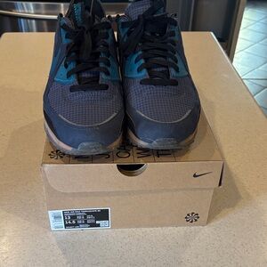Nike Air Max Shoes in Black and Blue